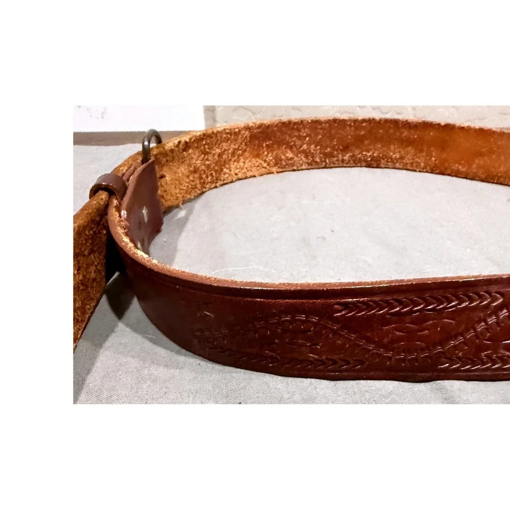 Vintage Mens Brown Tooled Leather Western Belt Horseshoe Buckle 53 Inch Long